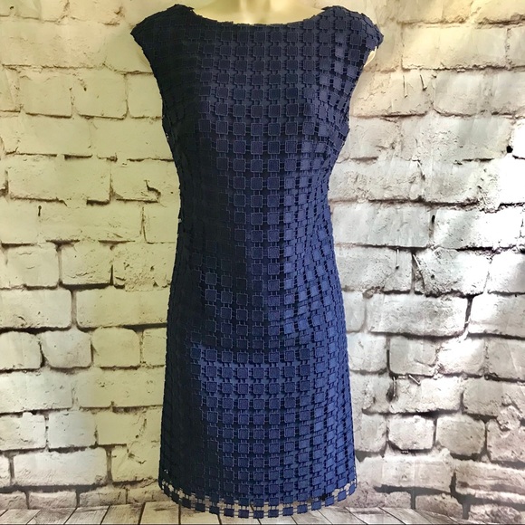 Lauren Ralph Lauren Dresses & Skirts - LAUREN Ralph Lauren Size 10P cocktail sheath Dress